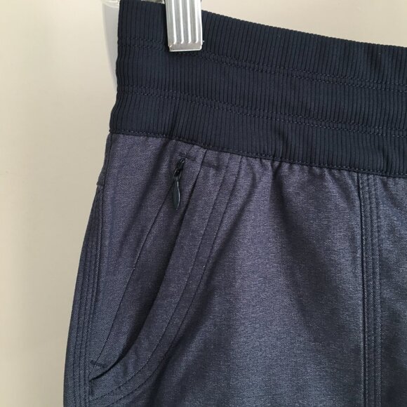 THE NORTH FACE Blue Drawstring Adjustable Side Length Cropped Activewear Pant - Picture 7 of 10